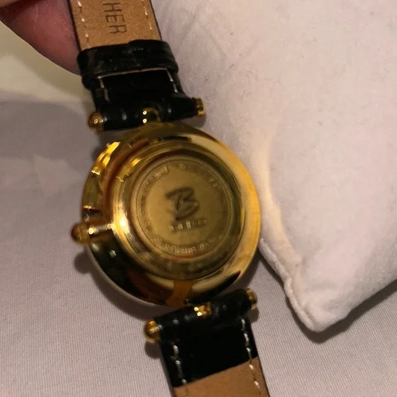 Brizo Ladies Goldtone Stainless Steel watch - Picture 2 of 7